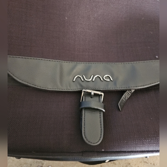 Nuna Unisex Black Diaper Bag/Backpack - Picture 6 of 13